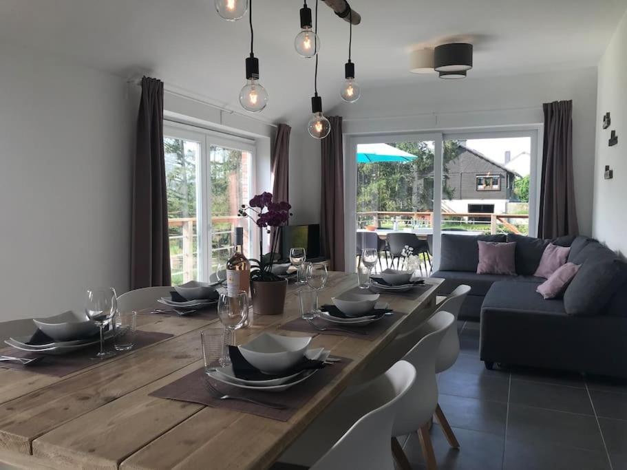Huis Met Zonneterras, Tuin En Panoramisch Uitzicht Wellin Exterior foto